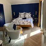 Les Ecuries De Rigny, De Gamme Avec Privatif Et Piscine Au Coeur D'un Jardin Arbore Bed & Breakfast