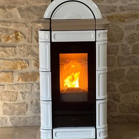 Les Ecuries De Rigny, De Gamme Avec Jardin, Jacuzzi Et Piscine Alojamento de Acomodação e Pequeno-almoço 4*