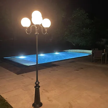 Bed and breakfast Les Ecuries De Rigny, De Gamme Avec Privatif Et Piscine Au Coeur D'un Jardin Arbore Nancy