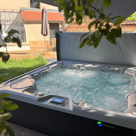 Bed & Breakfast Les Ecuries De Rigny, De Gamme Avec Jardin, Jacuzzi Et Piscine Nancy