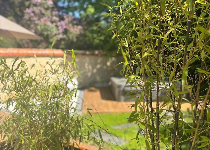 Bed and breakfast Les Ecuries De Rigny, De Gamme Avec Privatif Et Piscine Au Coeur D'un Jardin Arbore 4*