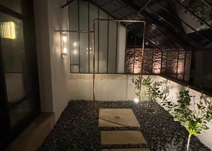 Les Ecuries De Rigny, De Gamme Avec Privatif Et Piscine Au Coeur D'un Jardin Arbore 4* Nancy