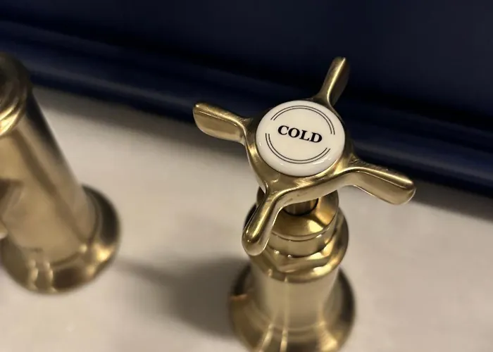 Les Ecuries De Rigny, De Gamme Avec Privatif Et Piscine Au Coeur D'un Jardin Arbore Bed and breakfast