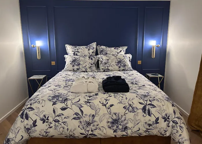 Bed and breakfast Les Ecuries De Rigny, De Gamme Avec Privatif Et Piscine Au Coeur D'un Jardin Arbore 4*