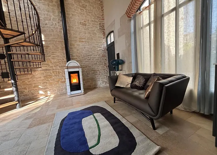 Bed and breakfast Les Ecuries De Rigny, De Gamme Avec Privatif Et Piscine Au Coeur D'un Jardin Arbore 4*