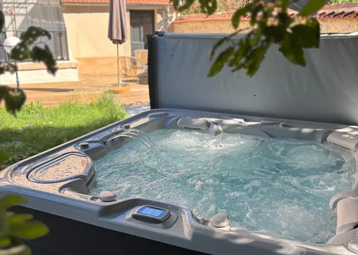 Bed and breakfast Les Ecuries De Rigny, De Gamme Avec Privatif Et Piscine Au Coeur D'un Jardin Arbore Nancy