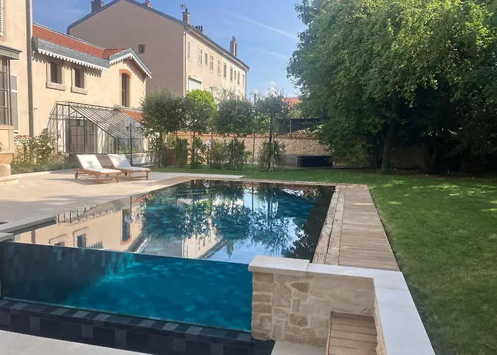 Bed and breakfast Les Ecuries De Rigny, De Gamme Avec Privatif Et Piscine Au Coeur D'un Jardin Arbore Nancy